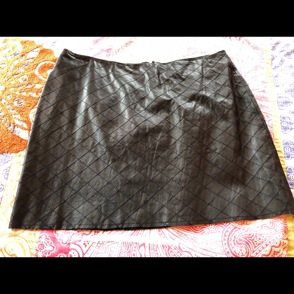 Alice + Olivia Quilted Blk leather Mini NWOT 8